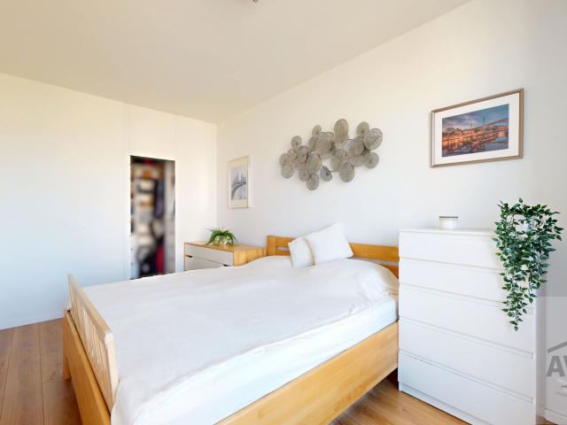 Moderný trojizbový byt s množstvom úložného priestoru - novostavba, loggia, dve pivnice