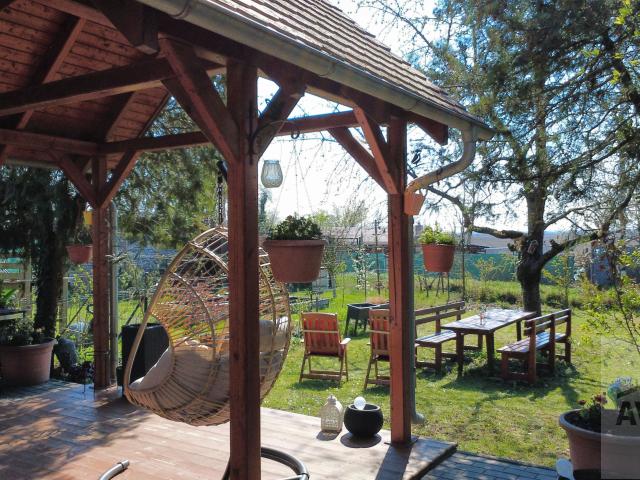 Útulná rekreačná chata (2013) s terasou a kompletným zariadením, Rusovce – Za glóbusom