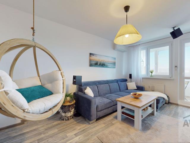 POCTIVÁ KOMPLETNÁ REKONŠTRUKCIA | TROJIZBOVÝ BYT S LOGGIOU A PIVNICOU VO VÝBORNEJ LOKALITE