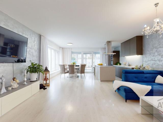 IHNEĎ VOĽNÝ - slnečný 4 izbový rodinný dom so zimnou záhradou