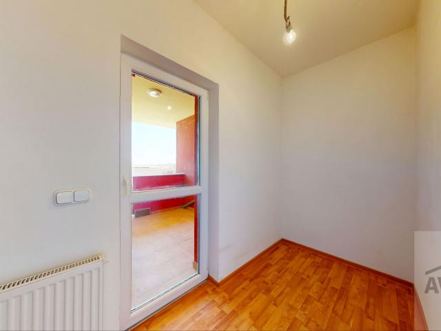 Priestranný 2,5 izbový byt so šatníkom, 3x terasa, parkovacie miesto, Rajka 