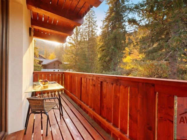 NOVÁ CENA | Presvetlený trojizbový apartmán v Nízkych Tatrách - balkón, dve kúpeľne, aj investične