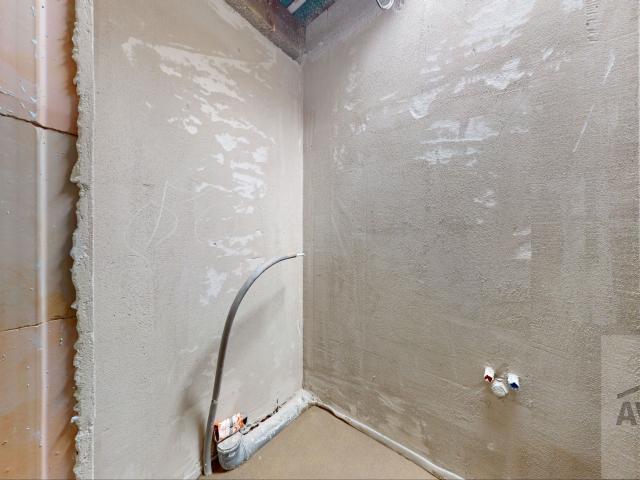 NOVINKA  - Priestranný 4 izbový rodinný dom, terasa, parkovanie, oplotenie v novej lokalite obce Zálesie