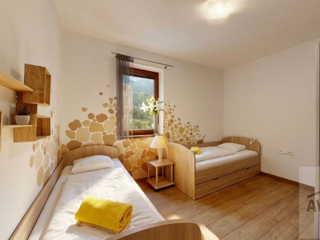 NOVÁ CENA | Presvetlený trojizbový apartmán v Nízkych Tatrách - balkón, dve kúpeľne, aj investične