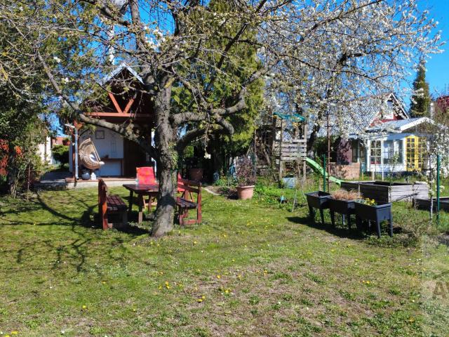 Útulná rekreačná chata (2013) s terasou a kompletným zariadením, Rusovce – Za glóbusom