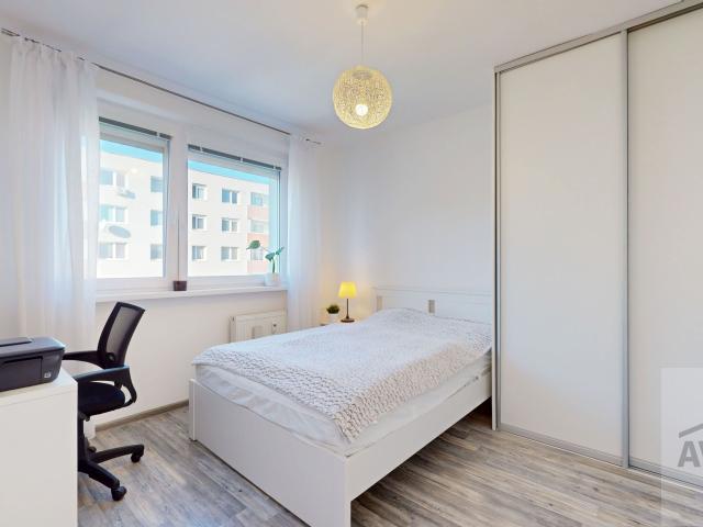 POCTIVÁ KOMPLETNÁ REKONŠTRUKCIA | TROJIZBOVÝ BYT S LOGGIOU A PIVNICOU VO VÝBORNEJ LOKALITE