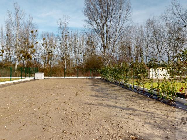 TOP PONUKA - skolaudovaný 4 izbový rodinný dom na kľúč, záhrada, vyhrievaná terasa, povala