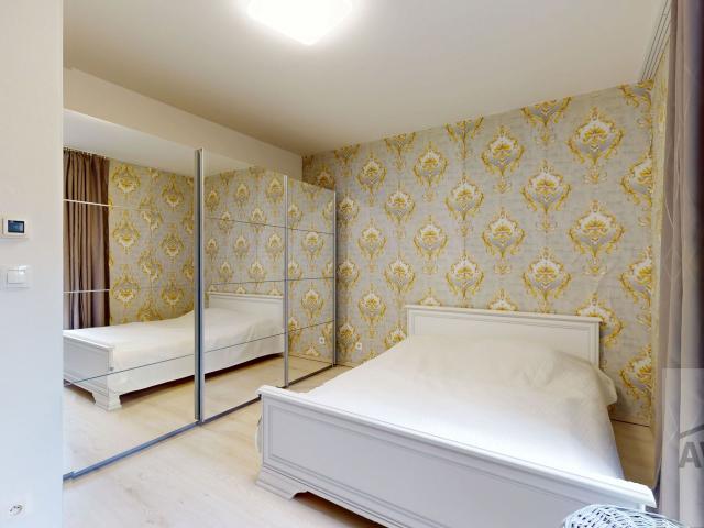 IHNEĎ VOĽNÝ - slnečný 4 izbový rodinný dom so zimnou záhradou