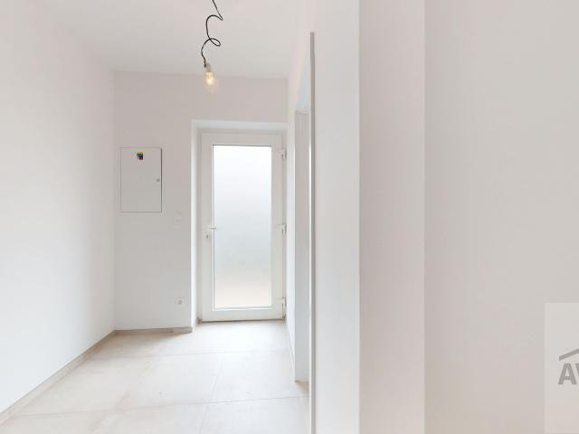 TOP PONUKA - skolaudovaný 4 izbový rodinný dom na kľúč, záhrada, vyhrievaná terasa, povala