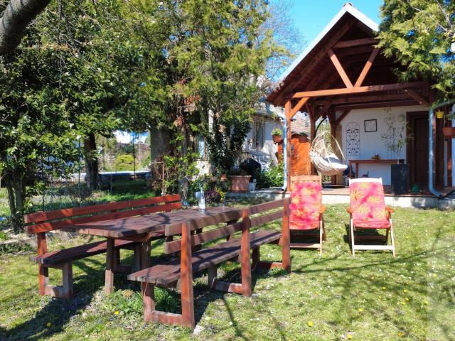 Útulná rekreačná chata (2013) s terasou a kompletným zariadením, Rusovce – Za glóbusom
