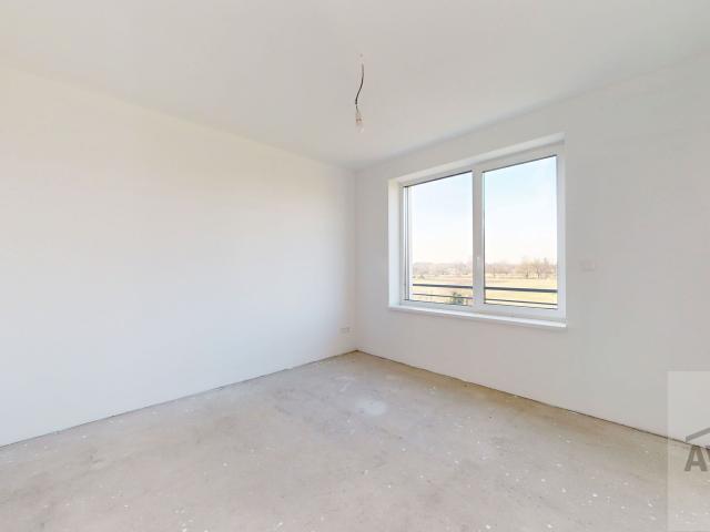 SKOLAUDOVANÝ -  5 izbový rodinný dom s dvomi kúpeľňami, krbom, rekuperáciou, nízke náklady