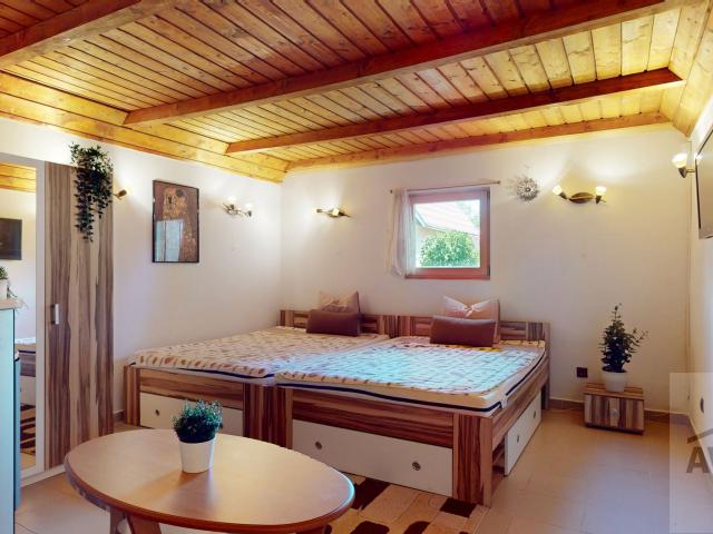 Útulná rekreačná chata (2013) s terasou a kompletným zariadením, Rusovce – Za glóbusom