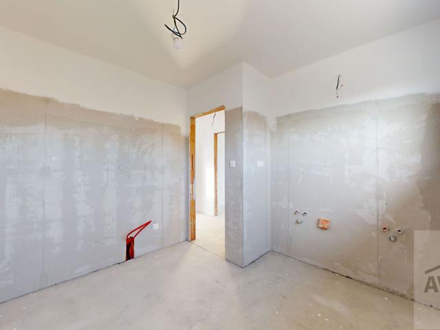 SKOLAUDOVANÝ -  5 izbový rodinný dom s dvomi kúpeľňami, krbom, rekuperáciou, nízke náklady