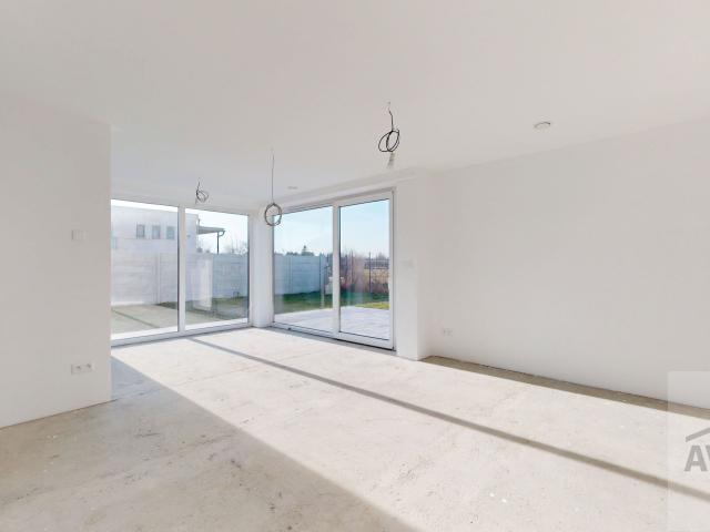 SKOLAUDOVANÝ -  5 izbový rodinný dom s dvomi kúpeľňami, krbom, rekuperáciou, nízke náklady