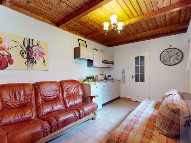 Útulná rekreačná chata (2013) s terasou a kompletným zariadením, Rusovce – Za glóbusom