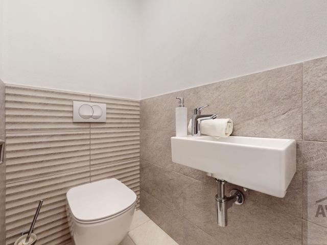 NOVÁ CENA | Presvetlený trojizbový apartmán v Nízkych Tatrách - balkón, dve kúpeľne, aj investične