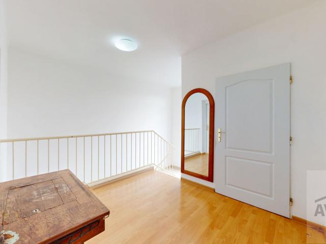 Slnečný 6 izbový rodinný dom s garážou a 2x kúpeľňou v tichej lokalite Rusoviec