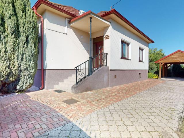 Kompletne zrekonštruovaný 4,5 izbový rodinný dom v blízkosti centra Žitnoostrovská ul.