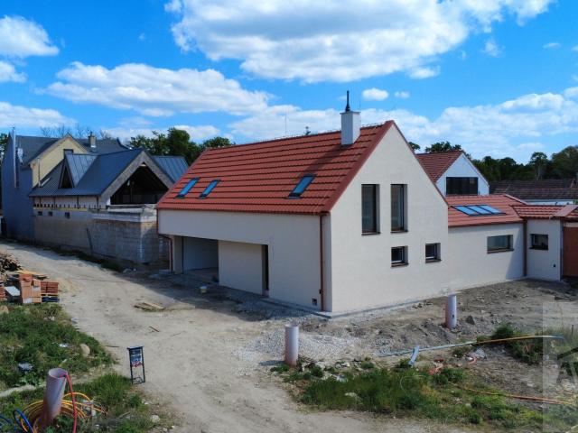 5-izbová vila priamo pri Rusovskom kaštieli – Villa Condominium, Rusovce