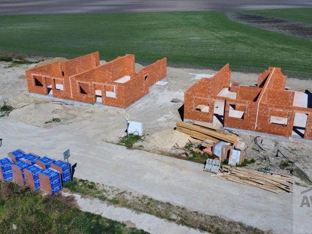 Obľúbené 3 izbové byty so záhradou, oplotením, terasou, parkovaním 