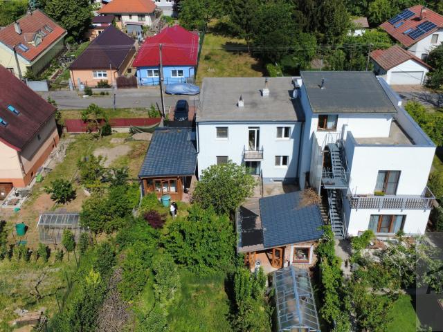 Udržiavaný 5,5 izbový rodinný dom s potenciálom, garáž, pivnica, besiedka, záhrada