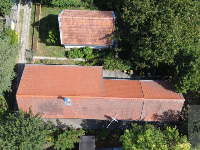 Hrejivá rekreačná chata (2013) v centre Rusoviec 