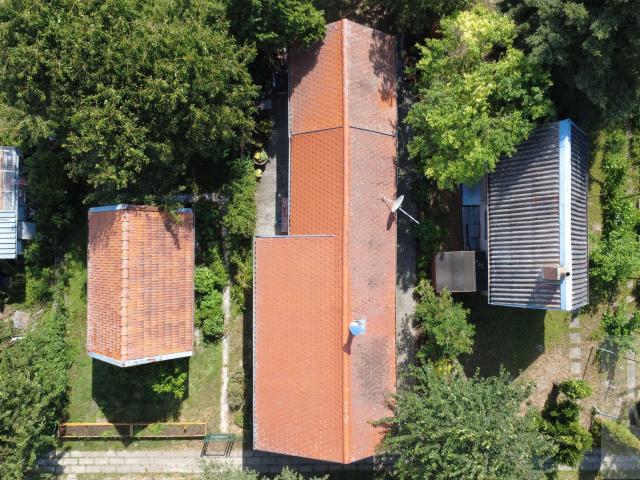 Hrejivá rekreačná chata (2013) v centre Rusoviec 