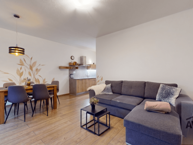Slnečný rekreačný/ investičný apartmán v novostavbe pod Chopkom