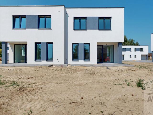 Slnečný 4 izbový rodinný dom vo vyhľadávanej lokalite, všetky IS, Zálesie