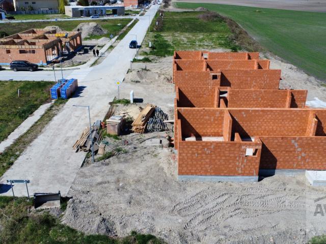 Obľúbené 3 izbové byty so záhradou, oplotením, terasou, parkovaním 