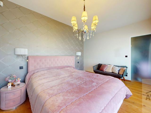 Exkluzívny 5-izbový byt na Kolibe s 60 m² terasou, jacuzzi a panoramatickým výhľadom