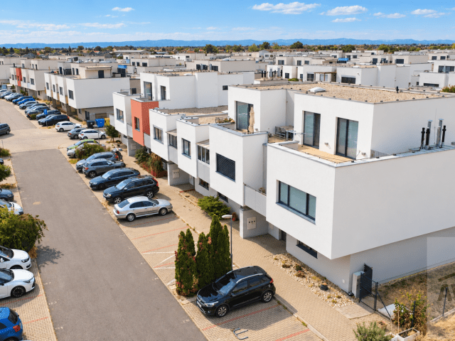AVE estate | Praktický byt s dvomi izbami, samostatnou kuchyňou a záhradkou