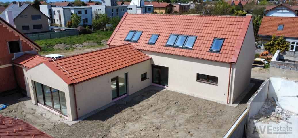 5-izbová vila priamo pri Rusovskom kaštieli – Villa Condominium, Rusovce