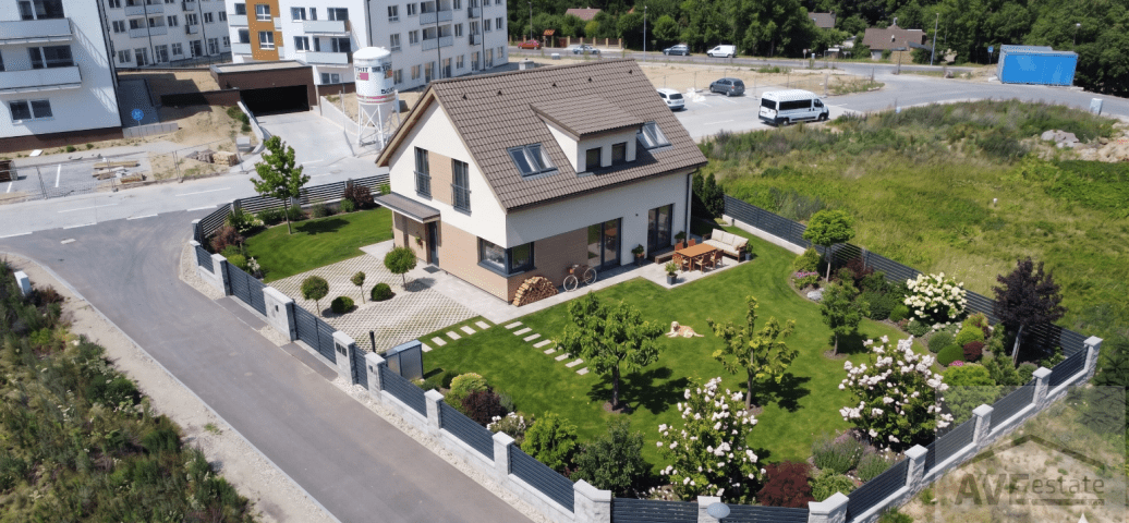 Slnečný stavebný pozemok v Ivanke pri Dunaji - ÚPI, VIS, oblasť Dombale