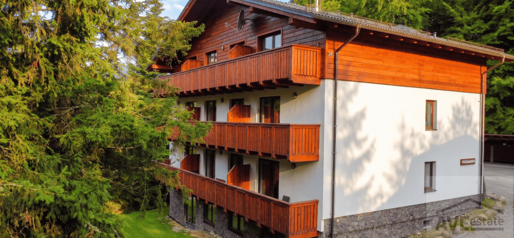 Slnečný rekreačný/ investičný apartmán v novostavbe pod Chopkom